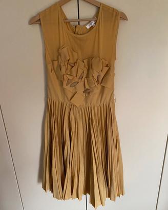 Vestito plissettato giallo con drappeggio, tg. S