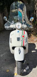 Piaggio Vespa 300 GTS - 2011