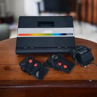 Console Atari 7800 originale.