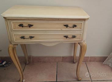 Specchiera con consolle in stile vintage 