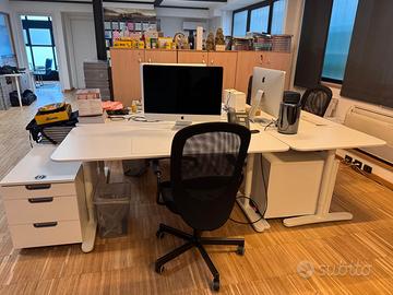 Scrivania da ufficio e cassettiera a combinazione 