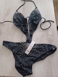 costume da bagno nero con borchiette taglia 4