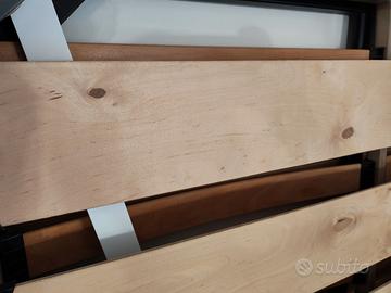 letto matrimoniale con doghe in legno
