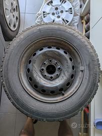 Cerchi Panda con gomme invernali