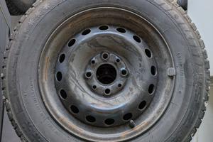 Cerchi Panda con gomme invernali