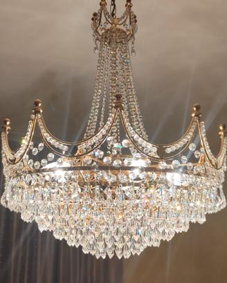 lampadario in strass laccato in oro 