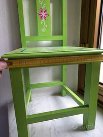 Sedia per bambini in legno dipinta a mano