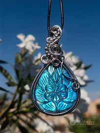 Ciondolo con Labradorite blu intagliata 