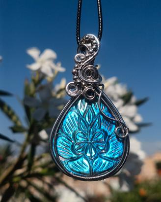 Ciondolo con Labradorite blu intagliata 