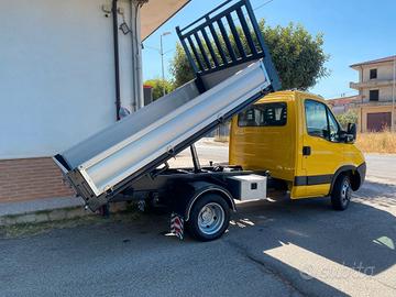 Iveco Daily ribaltabile trilaterale 