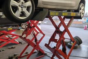 Ponte sollevatore auto 