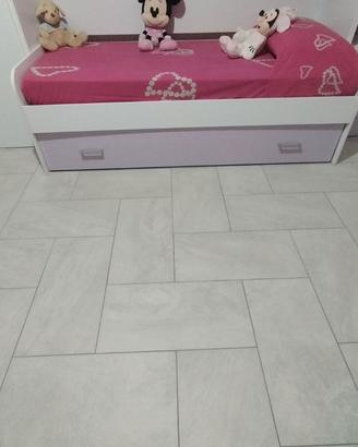 Letto singolo più letto estraibile e materassi