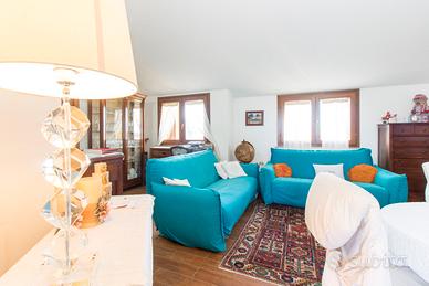 Tissi elegante e modermo immobile