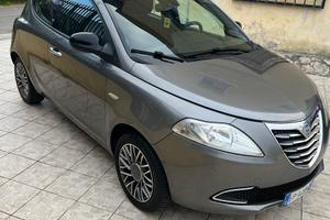 LANCIA YPSLON BENZINA