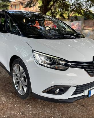 Renault Scenic dCi 8V 110 CV EDC Intens