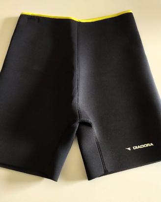 Pantaloncini DIADORA  in neoprene da 2,5 mm