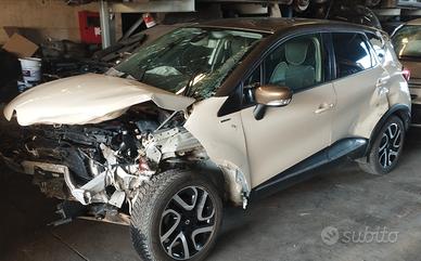 RENAULT CAPTUR RICAMBI USATI 