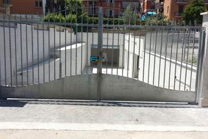 DUE LEONI | Box auto di 32 mq | Metro C