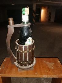 bottiglia antica in contenitore