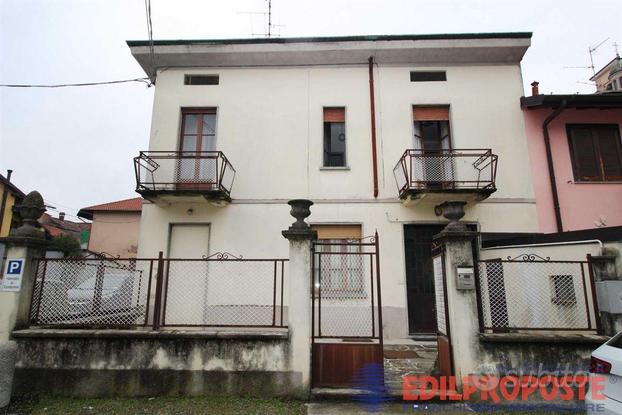 Casa Indipendente su Due Livelli con Area Esterna