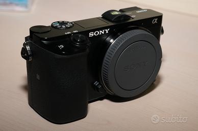 sony alpha 6100 con obbiettivi e accessori 