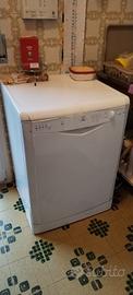 Lavastoviglie Indesit 
