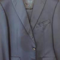 Completo uomo blu elegante 