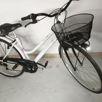 Bicicletta rute da 28,cestino luci a led e cambio 