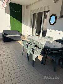 Appartamento ristrutturato con ampio terrazzo e 2