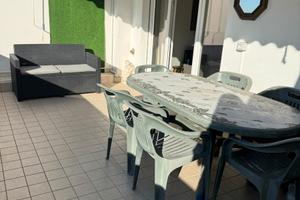 Appartamento ristrutturato con ampio terrazzo e 2