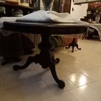 Tavolo e credenza ingl