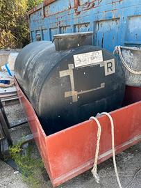 Cisterna gasolio 2000 litri con bacino e sfiato