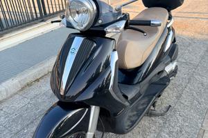Piaggio Beverly 400 ie tourer
