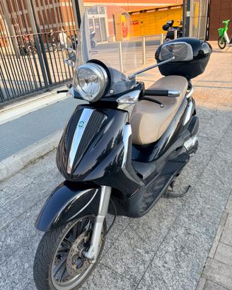 Piaggio Beverly 400 ie tourer