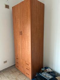 Armadio in legno