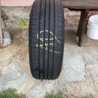 Gomme auto con cerchi in lega