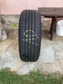 Gomme auto con cerchi in lega