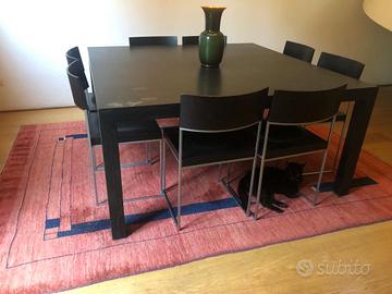 Tavolo quadrato moderno