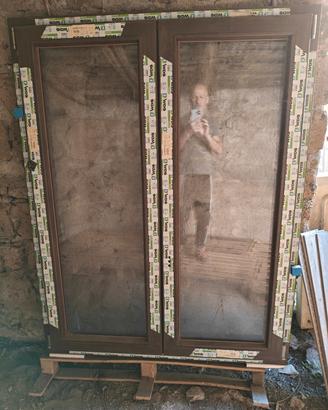 Finestra in PVC Doppia anta effetto legno