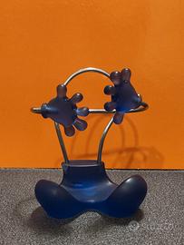 porta cellulare design mani