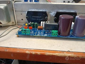 amplificatore stereo 2 x 150 W RMS 4 ohm