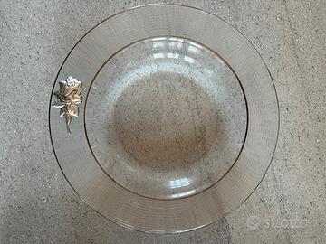 Piatto in vetro trasparente con decoro in argento