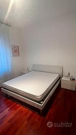 Letto, materasso e comodini