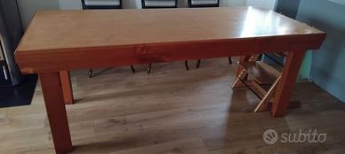 Tavolo in legno massello