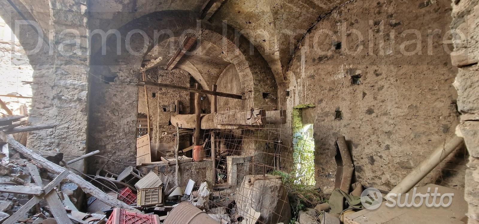 Antico casale con terreno a Carrubba di Giarre - Vista 3