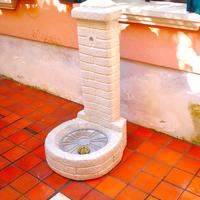 Fontana in pietra.Nuova.Omaggio griglia+piletta