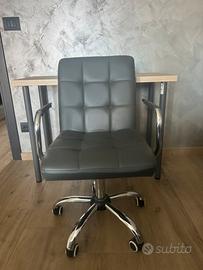 Scrivania effetto rovere + sedia ufficio imbottita