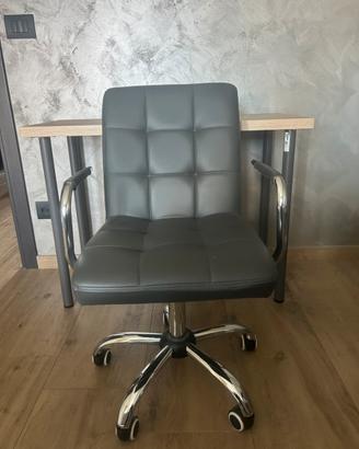 Scrivania effetto rovere + sedia ufficio imbottita