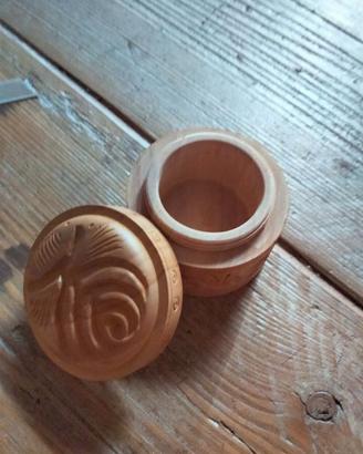 Undici scatoline di legno
