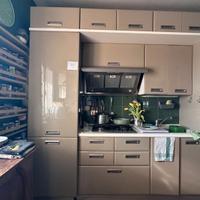 cucina completa di elettrodomestici